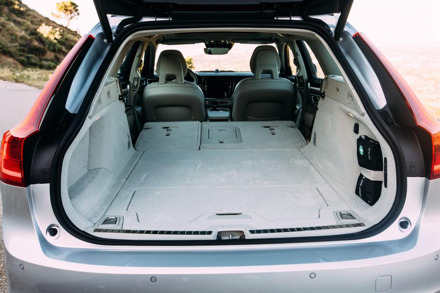 Багажник Volvo V90 D5 Inscription 2016 года  (фото 6 из 31)